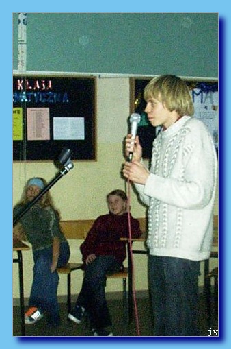listopad 2003