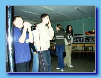 listopad 2003
