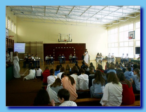 marzec 2004