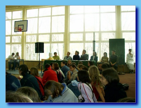 marzec 2004