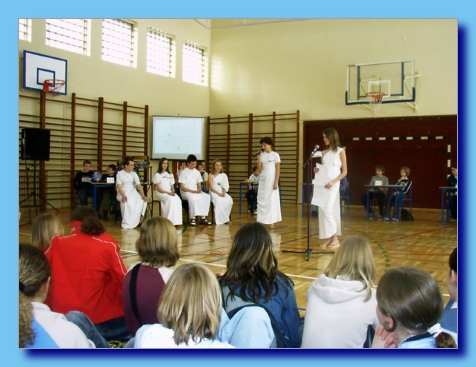 marzec 2004