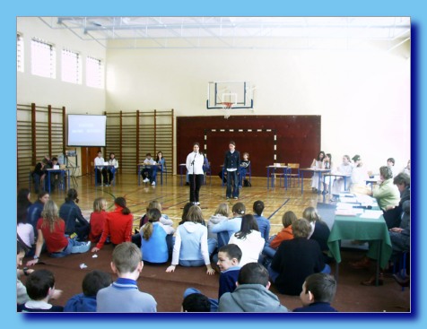 marzec 2004