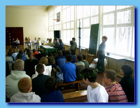 marzec 2004