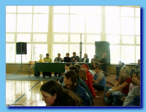 marzec 2004