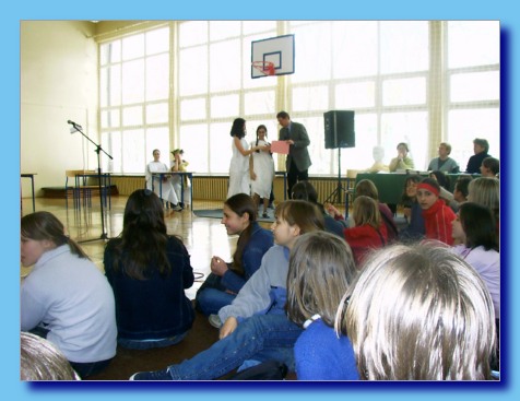 marzec 2004