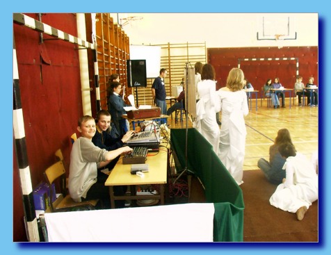 marzec 2004