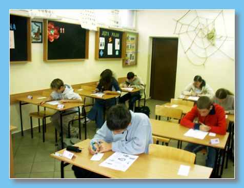listopad 2004
