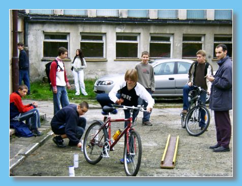 listopad 2004