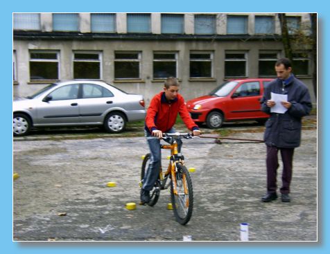 listopad 2004