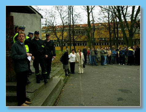 listopad 2004