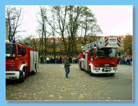 listopad 2004
