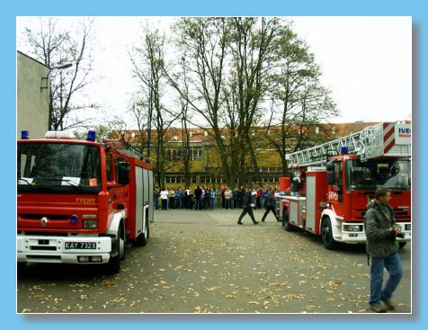 listopad 2004