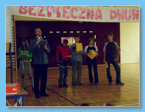 listopad 2004