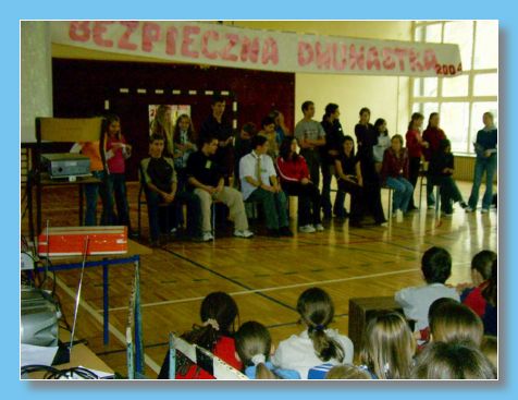 listopad 2004