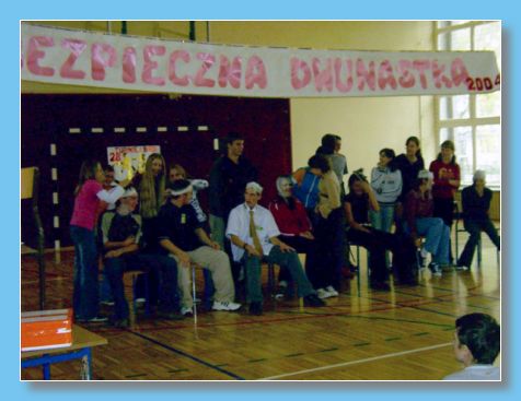 listopad 2004