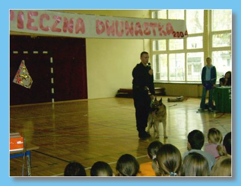 listopad 2004
