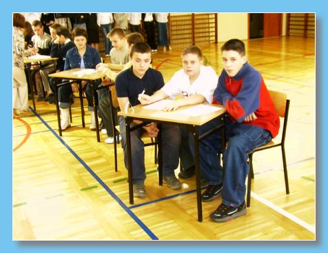 listopad 2004