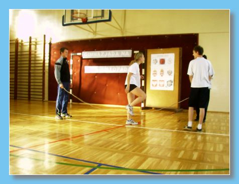 listopad 2004