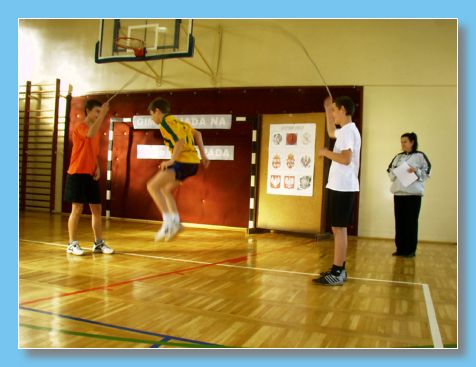 listopad 2004
