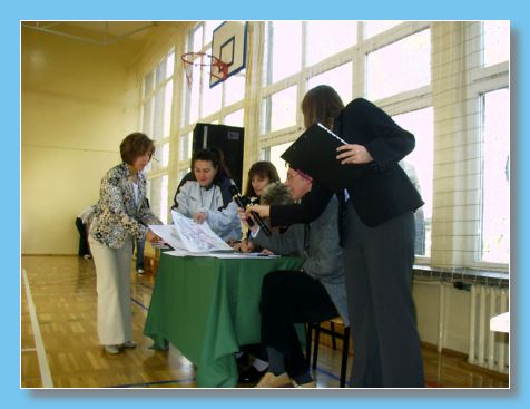 listopad 2004