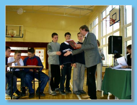 listopad 2004
