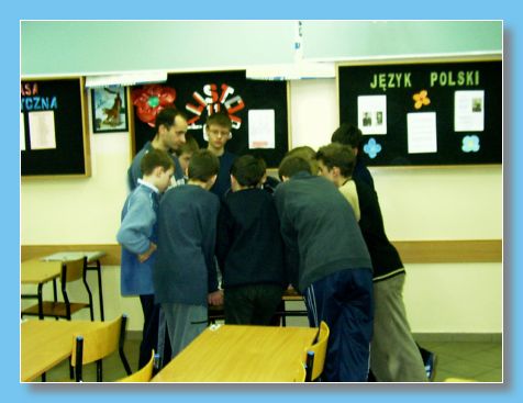 listopad 2004