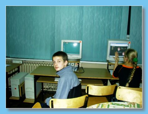 listopad 2004