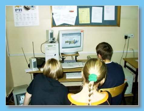 listopad 2004