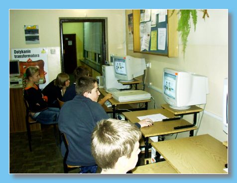 listopad 2004