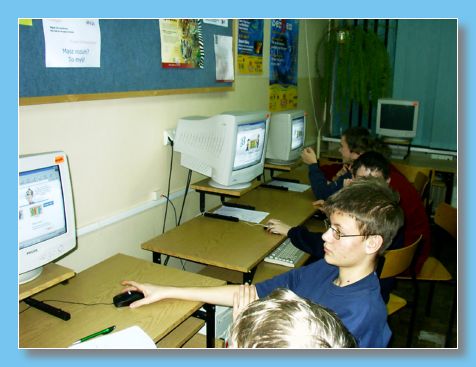 listopad 2004
