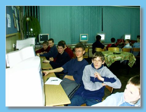 listopad 2004