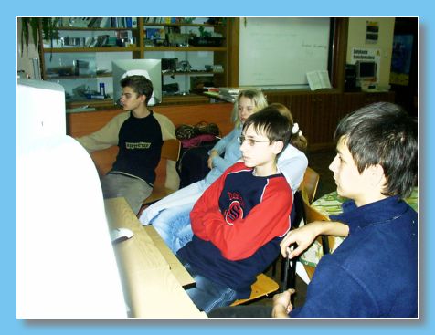 listopad 2004