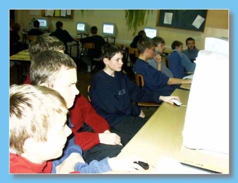 listopad 2004