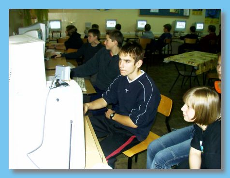 listopad 2004