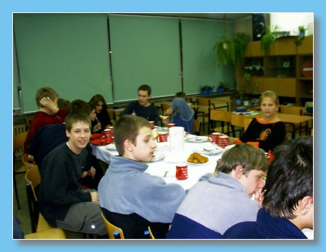 listopad 2004