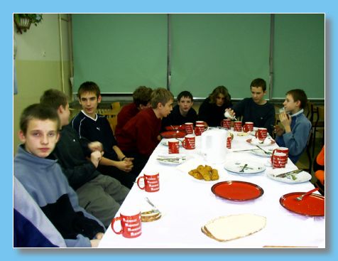 listopad 2004
