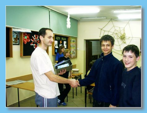 listopad 2004