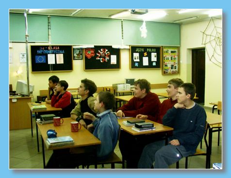 listopad 2004