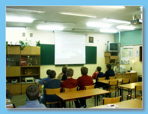 listopad 2004