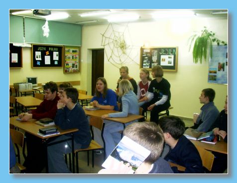 listopad 2004
