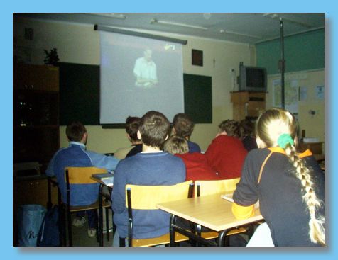 listopad 2004