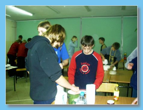 listopad 2004