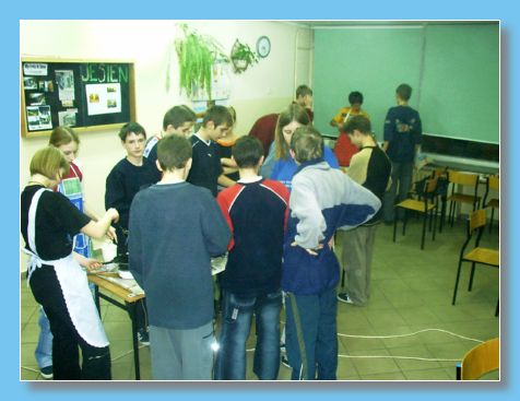 listopad 2004