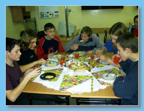 listopad 2004