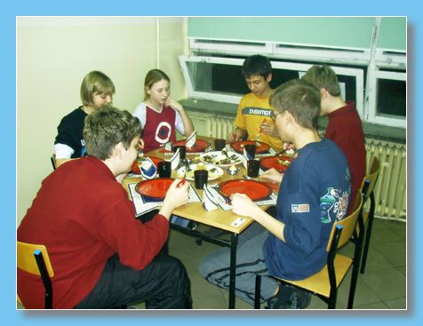 listopad 2004