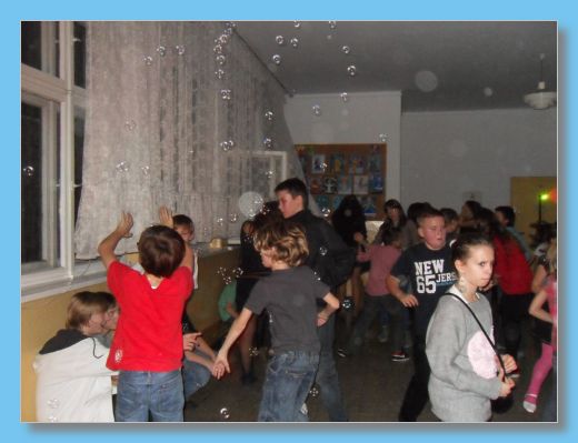 listopad 2012