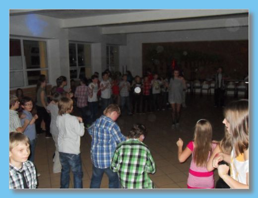 listopad 2012
