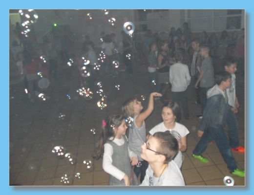listopad 2012